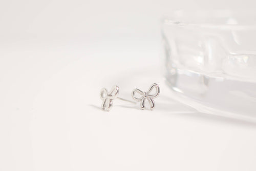 Bow Stud Earrings: Gold