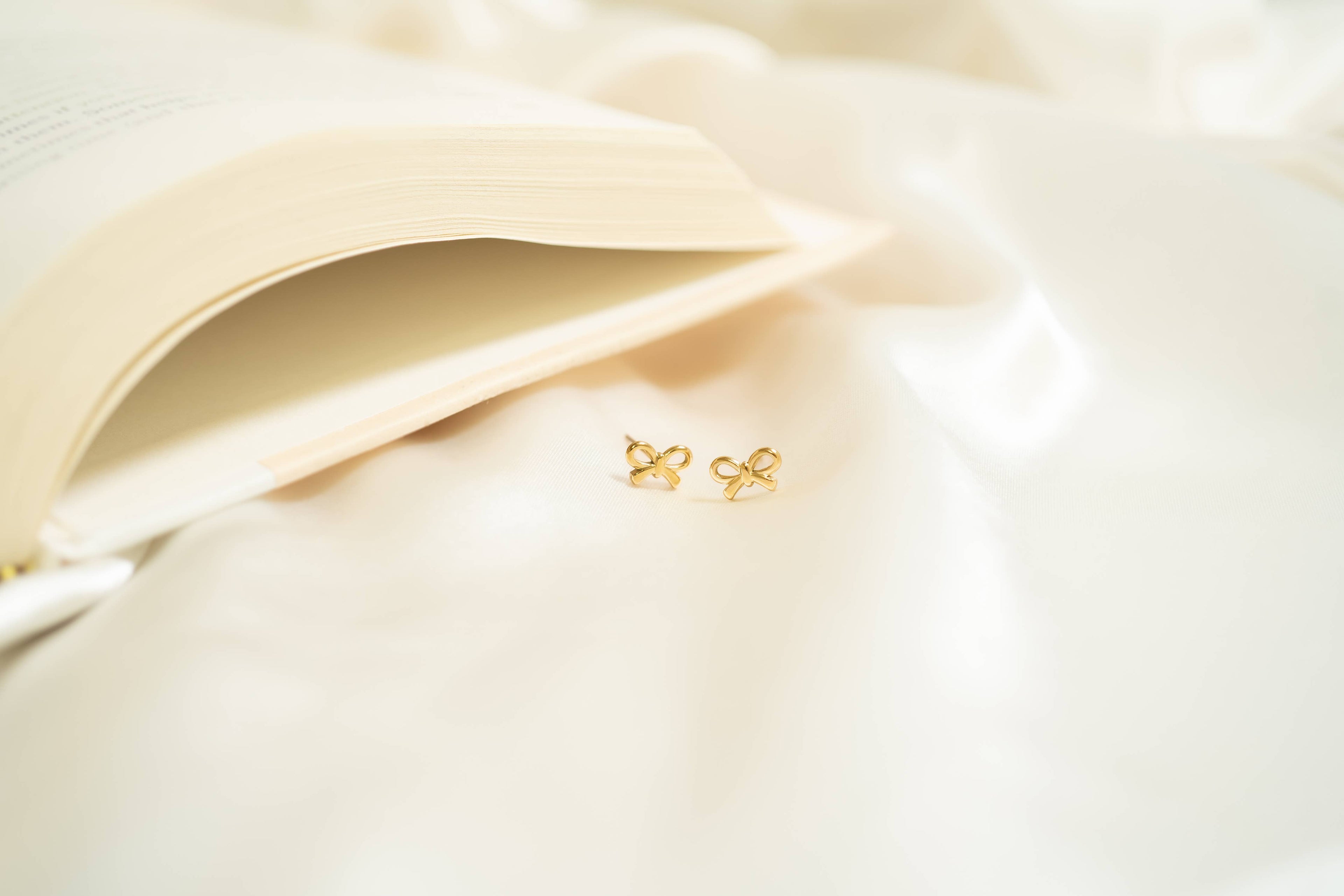Bow Stud Earrings: Gold